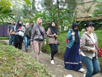 Gallery Gathering Bandung 56 ~blog/2024/12/9/cam_1_38