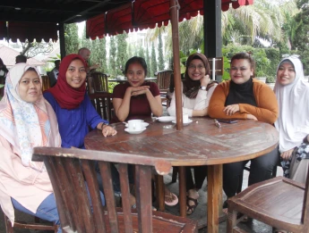 Gallery Gathering Bandung 85 ~blog/2024/12/9/cam_2_32