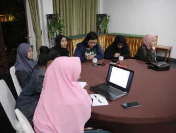 Gallery Gathering Bandung 96 ~blog/2024/12/9/cam_3_11